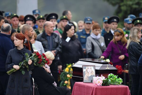 Церемония прощания с погибшими при нападении на Керченский политехнический колледж. 19 октября 2018