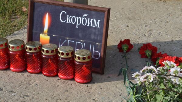 Акция прощания с погибшими в Керченском политехническом колледже в Армянске Акция прощания с погибшими в Керченском политехническом колледже в Армянске