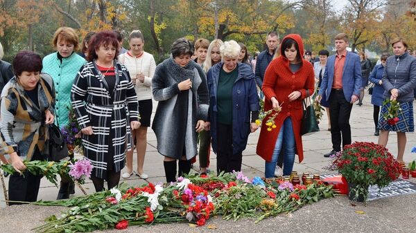 Акция прощания с погибшими в Керченском политехническом колледже в Первомайском Акция прощания с погибшими в Керченском политехническом колледже в Первомайском