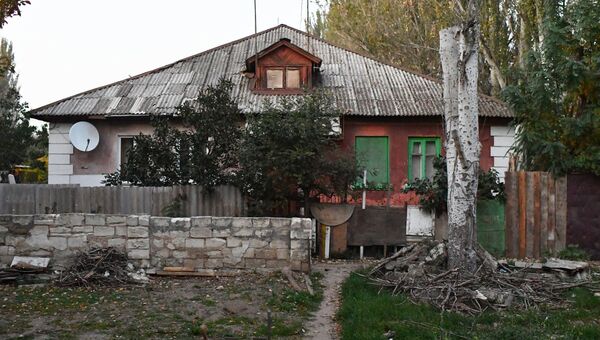 Дом, в котором жил студент четвертого курса Керченского политехнического колледжа Владислав Росляков, устроивший стрельбу и взрыв в колледже 17 октября