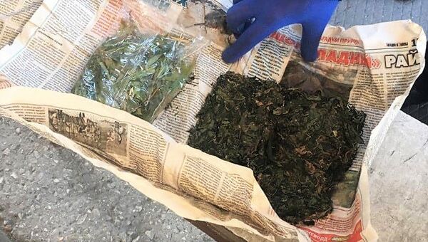 Свертки с наркотическим веществом, изъятые на границе Крыма с Украиной
