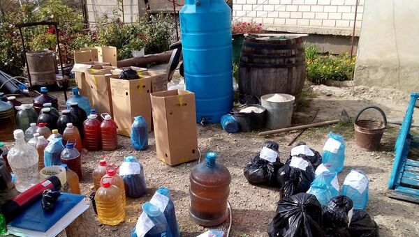 Крымские правоохранители накрыли в Судаке подпольный цех по производству фальсифицированного алкоголя