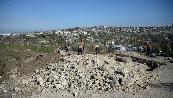 Археологические раскопки на Историческом бульваре в Севастополе