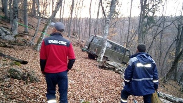В горах Крыма опрокинулся УАЗ-452 с пассажирами