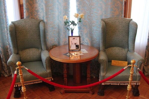 Вольтеровские кресла из интерьеров Ливадийского дворца.