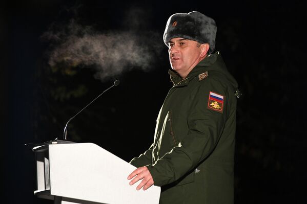 Военный комиссар Республики Крым Олег Ермилов выступает на церемонии отправки  призывников на военную службу. 14 ноября 2018