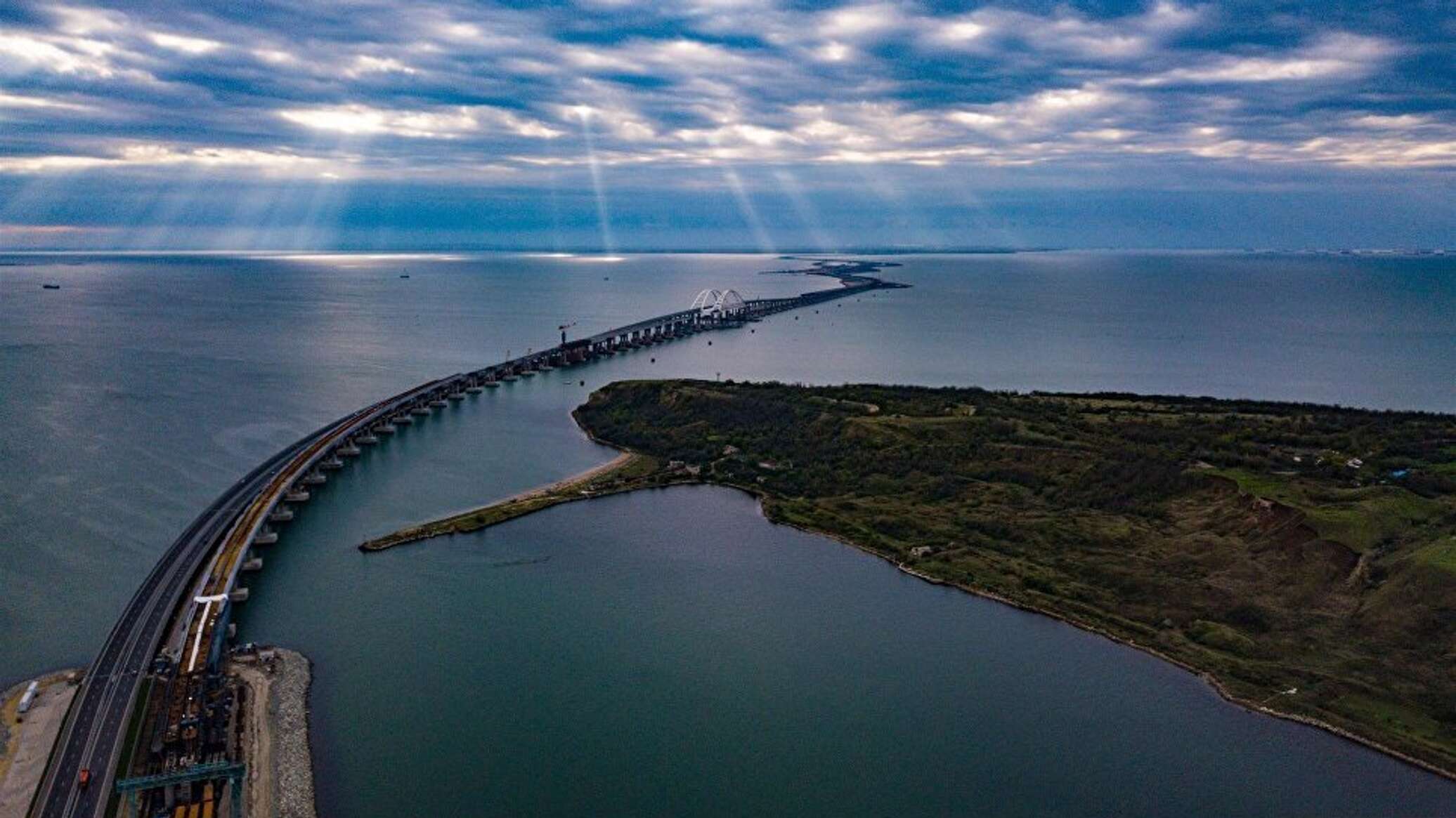 Крымский мост является самым длинным в россии