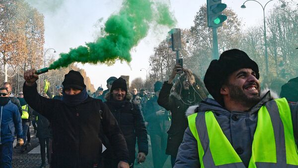 Акции протеста Желтые жилеты во Франции