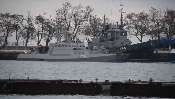 Задержанные корабли ВМС Украины в порту Керчи
