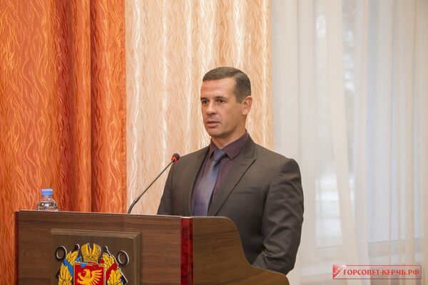 Заместитель главы администрации Керчи Виктор Юрьев 