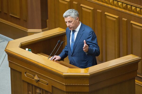 Депутат Юрий Бойко выступает на заседании Верховной рады Украины в Киеве. Архивное фото Депутат Юрий Бойко выступает на заседании Верховной рады Украины в Киеве. Архивное фото
