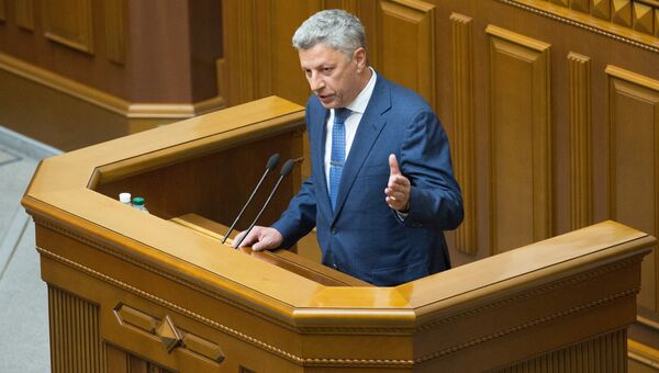 Депутат Юрий Бойко выступает на заседании Верховной рады Украины в Киеве. Архивное фото