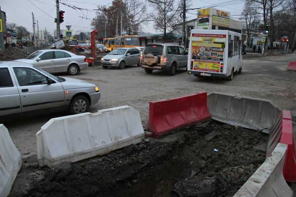 Тестовый запуск движения по пяти полосам улицы Севастопольская в Симферополе Тестовый запуск движения по пяти полосам улицы Севастопольская в Симферополе
