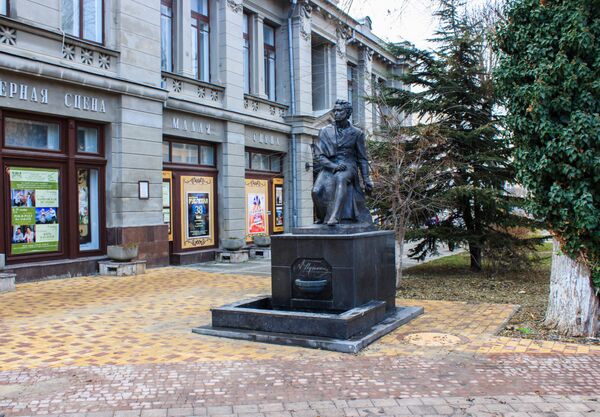 Памятник А.С. Пушкину в Симферополе после реставрации Памятник А.С. Пушкину в Симферополе после реставрации