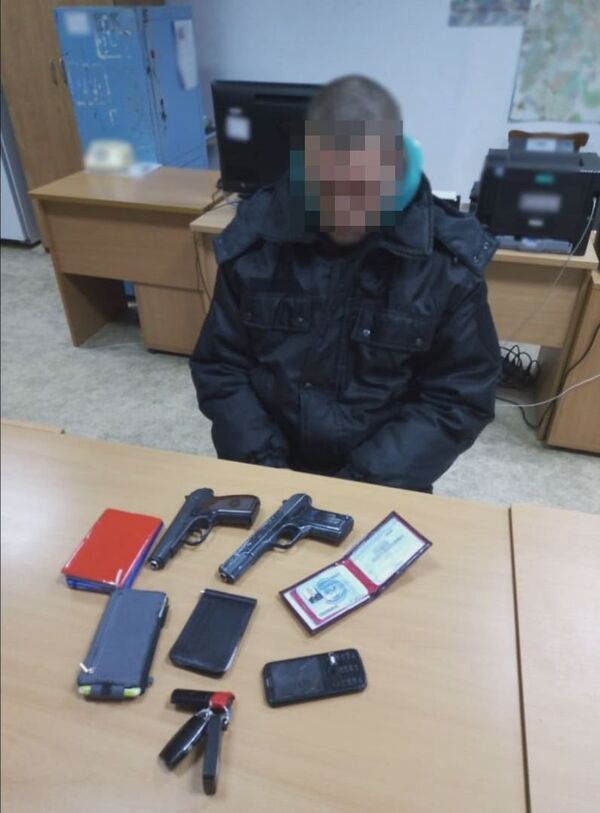 Крымчанин, изготовивший и использовавший поддельные удостоверения сотрудников спецслужб Крымчанин, изготовивший и использовавший поддельные удостоверения сотрудников спецслужб
