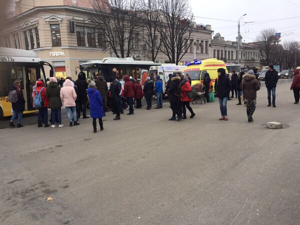 В Симферополе на площади Ленина троллейбус сбил пешехода В Симферополе на площади Ленина троллейбус сбил пешехода