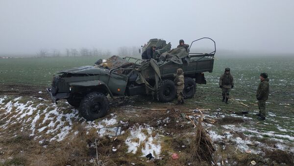 Военный грузовик перевернулся в кювет на трассе Симферополь-Армянск