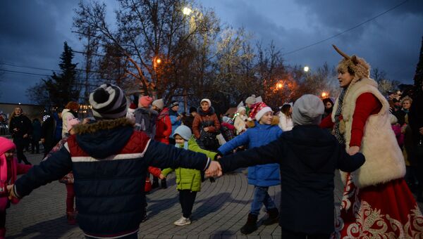 Народные гуляния в Севастополе в честь зажжения главной городской елки