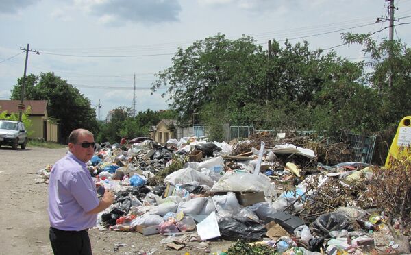 В Симферополе закрыли 105 свалок мусора В Симферополе закрыли 105 свалок мусора