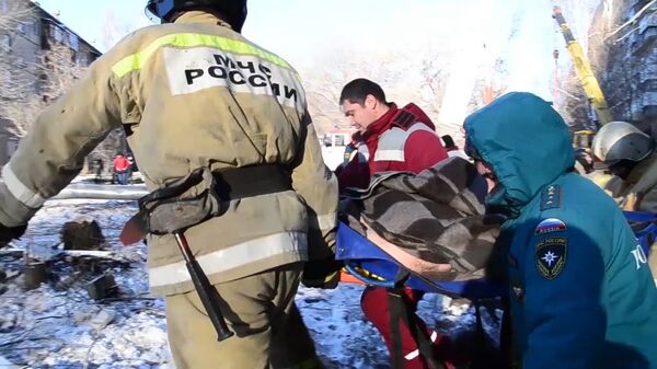 Спасение пострадавшего из-под завала в Магнитогорске. Кадры МЧС Спасение пострадавшего из-под завала в Магнитогорске. Кадры МЧС