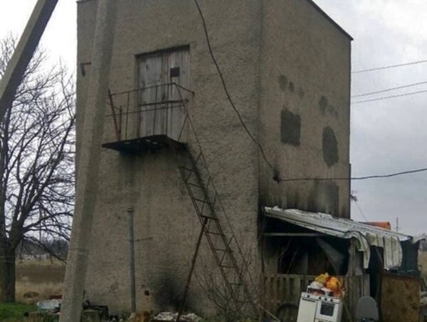Строение в пгт Гвардейское Симферопольского района, где произошел пожар Строение в пгт Гвардейское Симферопольского района, где произошел пожар