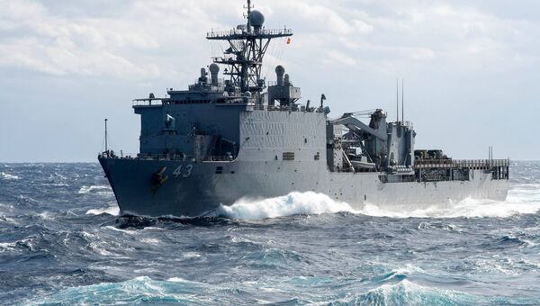 Десантный корабль ВМС США USS Fort McHenry