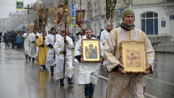 В Севастополе прошел традиционный Рождественский крестный ход