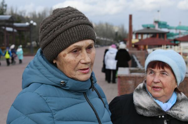 Жительницы Феодосии Алла Школьникова и Альбина Дерябкина Жительницы Феодосии Алла Школьникова и Альбина Дерябкина