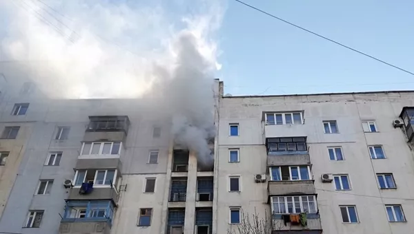 На пожаре в девятиэтажном жилом доме на улице Батурина в Симферополе эвакуированы 10 человек