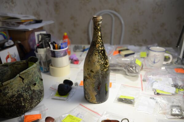 Стеклянная бутылка, обнаруженная в одном из русских блиндажей при раскопках на четвертом бастионе в Севастополе