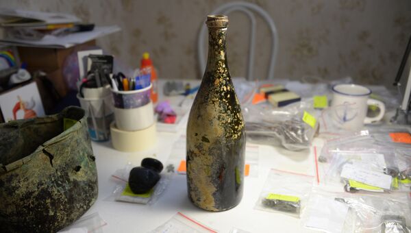 Стеклянная бутылка, обнаруженная в одном из русских блиндажей при раскопках на четвертом бастионе в Севастополе
