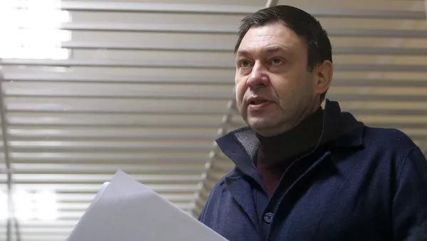 Руководитель портала РИА Новости Украина Кирилл Вышинский в Херсонском апелляционном суде, где рассматривается ходатайство следствия о продлении ему ареста