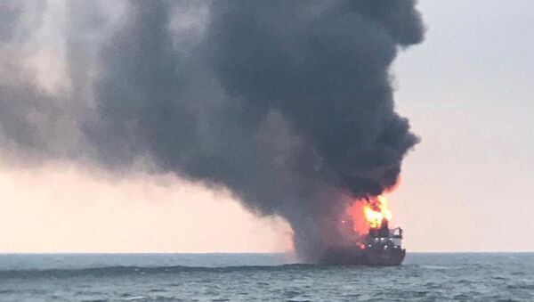 Пожар на судах в Керченском проливе