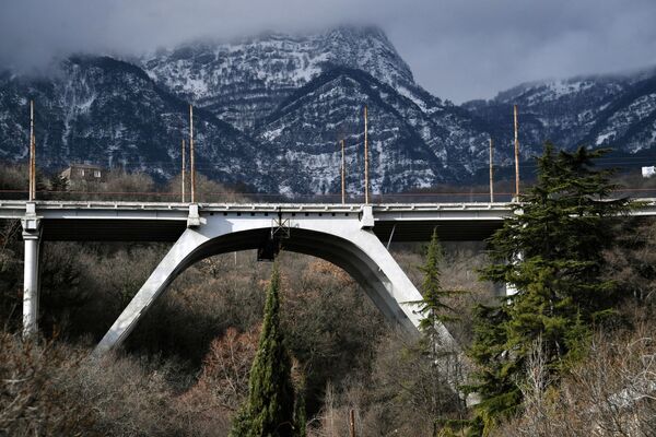 Мост через реку Авунда при подъезде в Гурзуф в Крыму