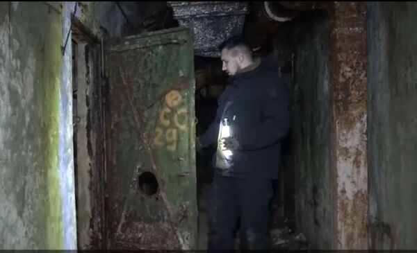 Ядерная угроза миновала: диггеры показали советское бомбоубежище в Симферополе Ядерная угроза миновала: диггеры показали советское бомбоубежище в Симферополе