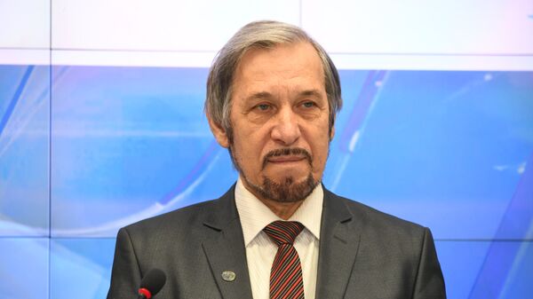 Председатель регионального отделения Русского географического общества в Республике Крым, декан географического факультета Таврической академии КФУ им. В.И. Вернадского Борис ВАХРУШЕВ Председатель регионального отделения Русского географического общества в Республике Крым, декан географического факультета Таврической академии КФУ им. В.И. Вернадского Борис ВАХРУШЕВ