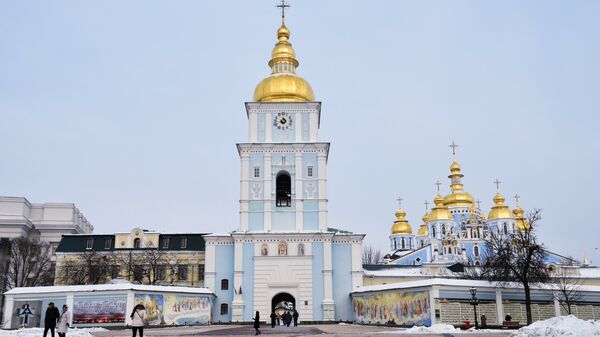 Почему в украинской церкви празднуют Рождество дважды — мнение священника. На фото: Михайловский Златоверхий монастырь