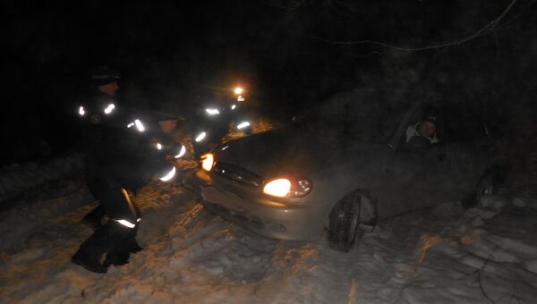 Спасатели эвакуировали с плато Ай-Петри автомобиль