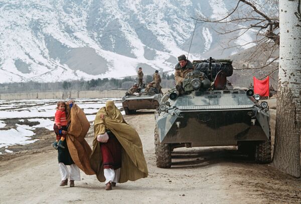 Поэтапный вывод ограниченного контингента советских войск из Афганистана. Первая колонна советских войск отправляется на Родину. Перевал Саланг. 14 мая 1988 года