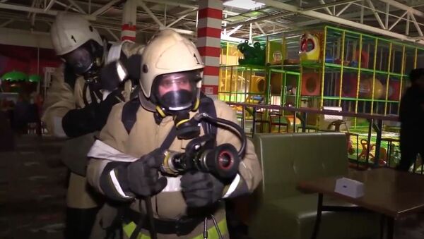 Пожарно-тактические учения МЧС России в одном из торговых центров Симферополя