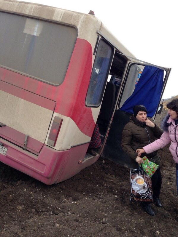 В Симферопольском районе рейсовый автобус слетел в кювет В Симферопольском районе рейсовый автобус слетел в кювет