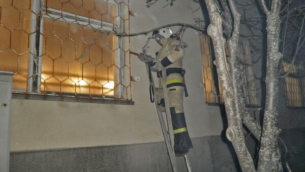 Ночное пожарно-тактическое занятие по ликвидации пожара в здании администрации города Щелкино