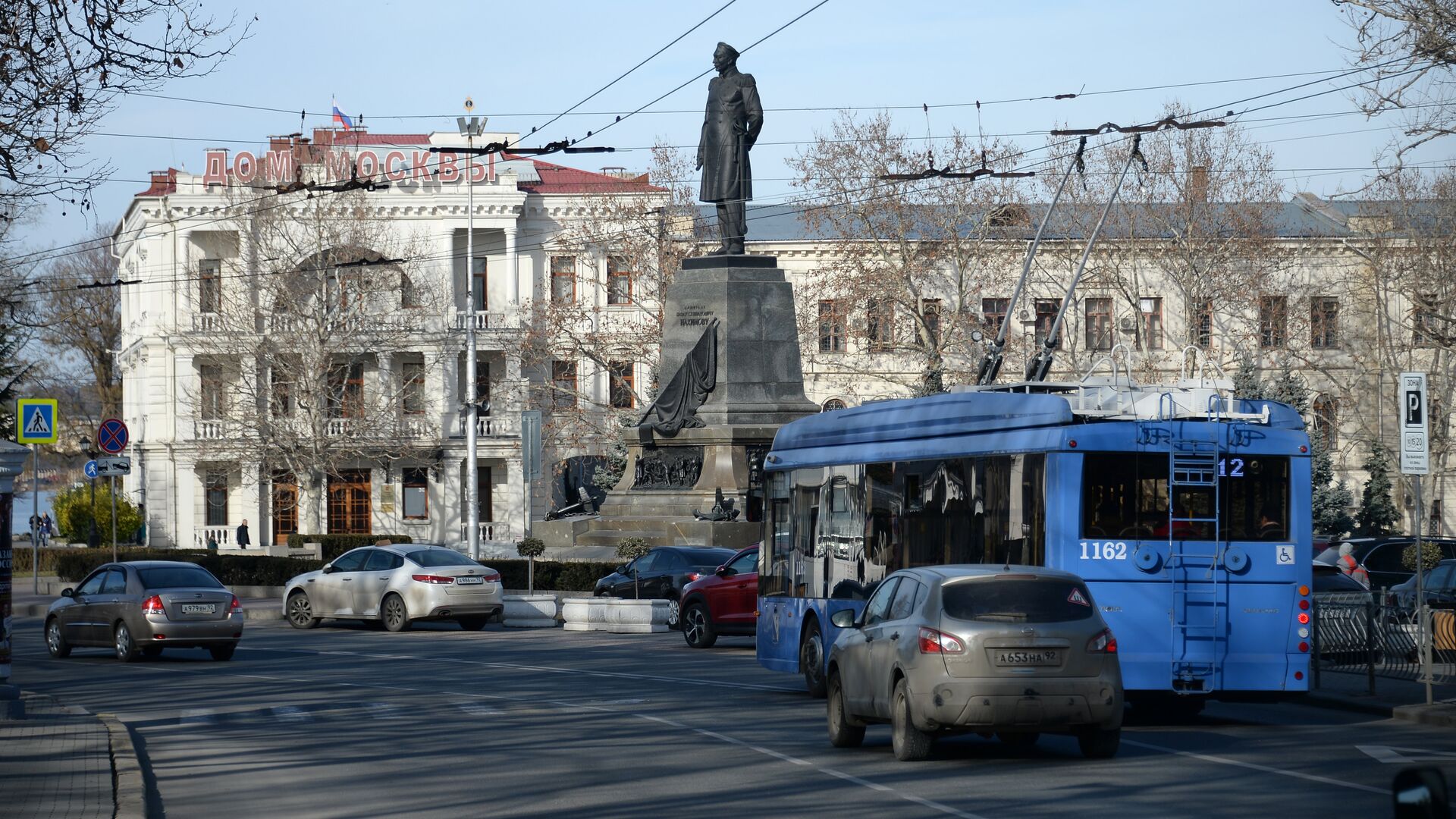 Движение транспорта на улице Севастополя - РИА Новости, 1920, 27.02.2023