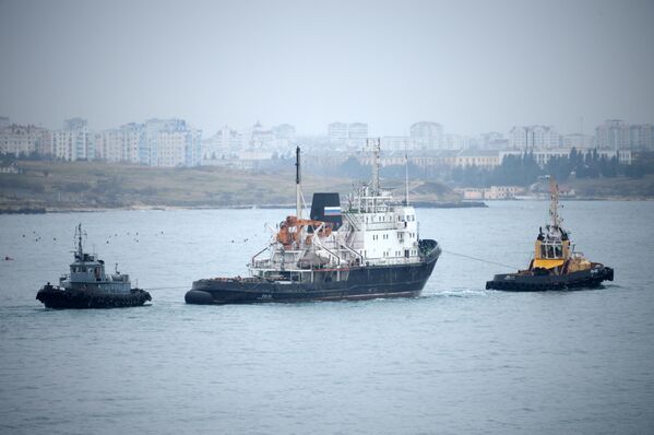 Корабли на рейде в Севастопольской бухте