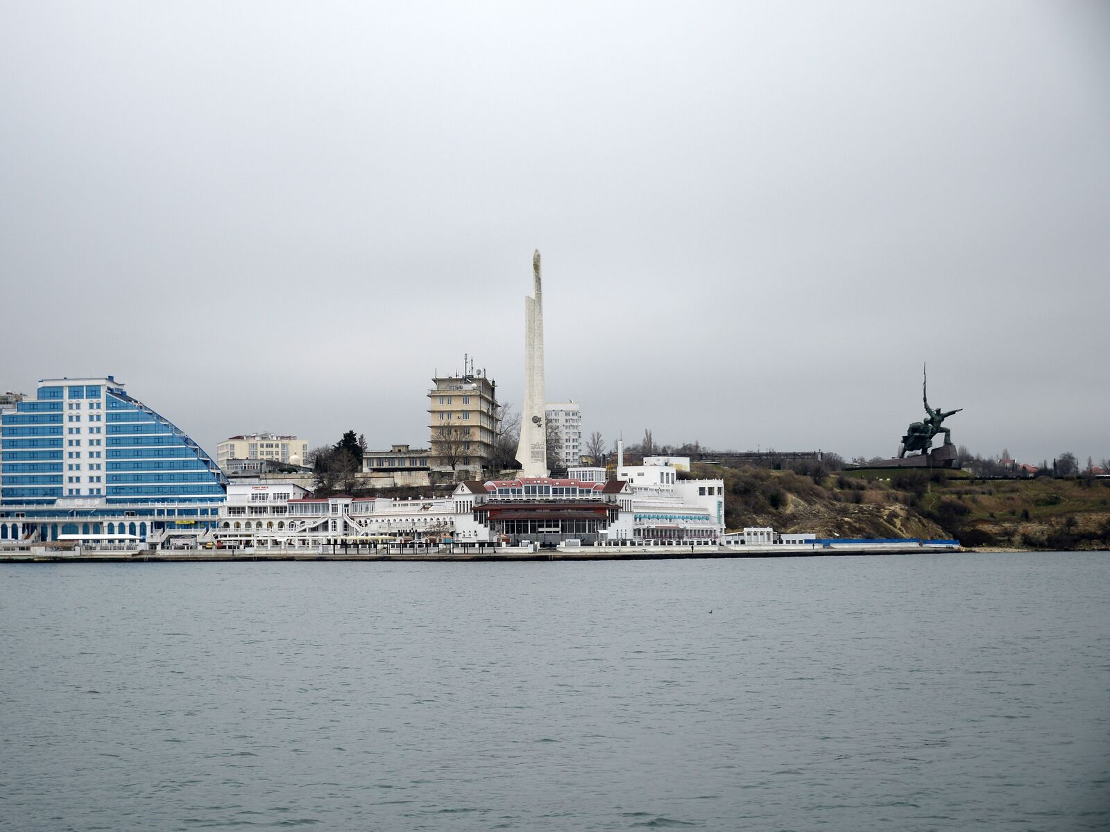 Крым 25. Арт бухта Севастополь Развожаев.