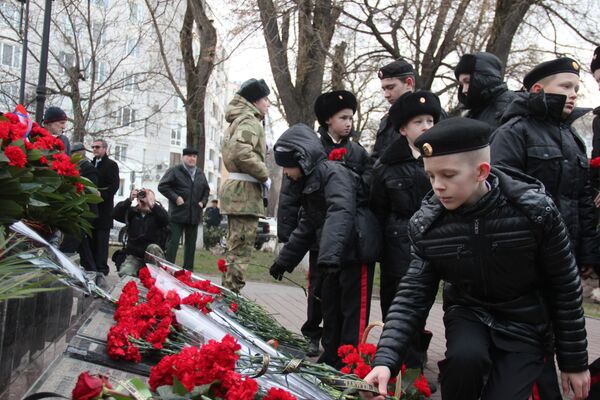 В Симферополе почтили память крымчан, погибших в Афганистане В Симферополе почтили память крымчан, погибших в Афганистане