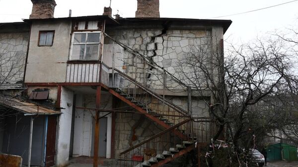 Аварийный дом в Ялте по улице Сеченова, 51