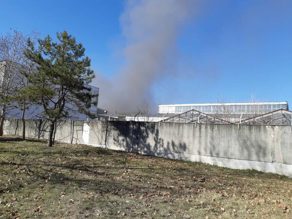 Пожар на заводе пластмасс в Симферополе Пожар на заводе пластмасс в Симферополе
