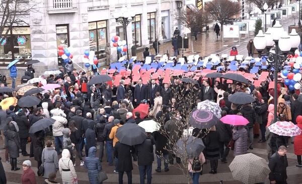 Флешмоб в Симферополе, приуроченный Дню защитника Отечества Флешмоб в Симферополе, приуроченный Дню защитника Отечества