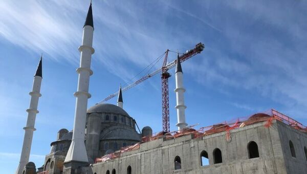 Строительство Соборной мечети в Симферополе. Архивное фото